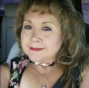 Meet your Posher, Bernadine